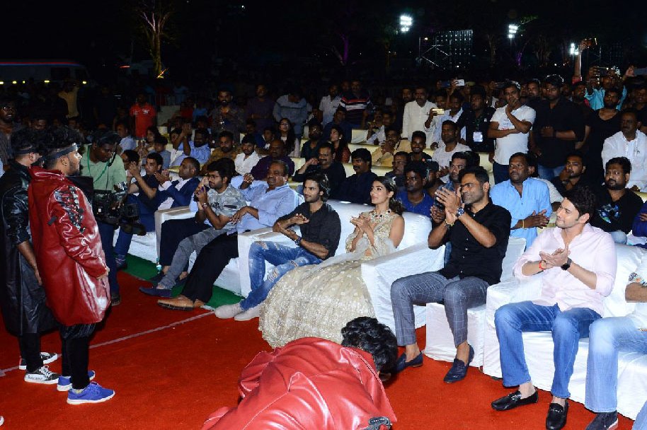 Maharshi-Movie-Pre-Release-Event